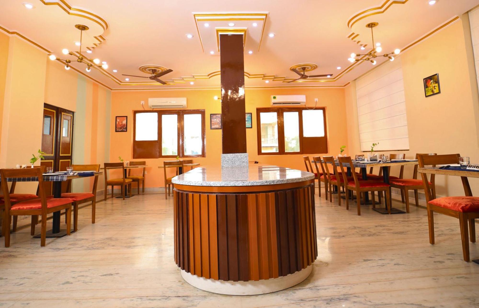 Kenth Hari Resort Dhaulpur By Shrigo Hotels Bagian luar foto