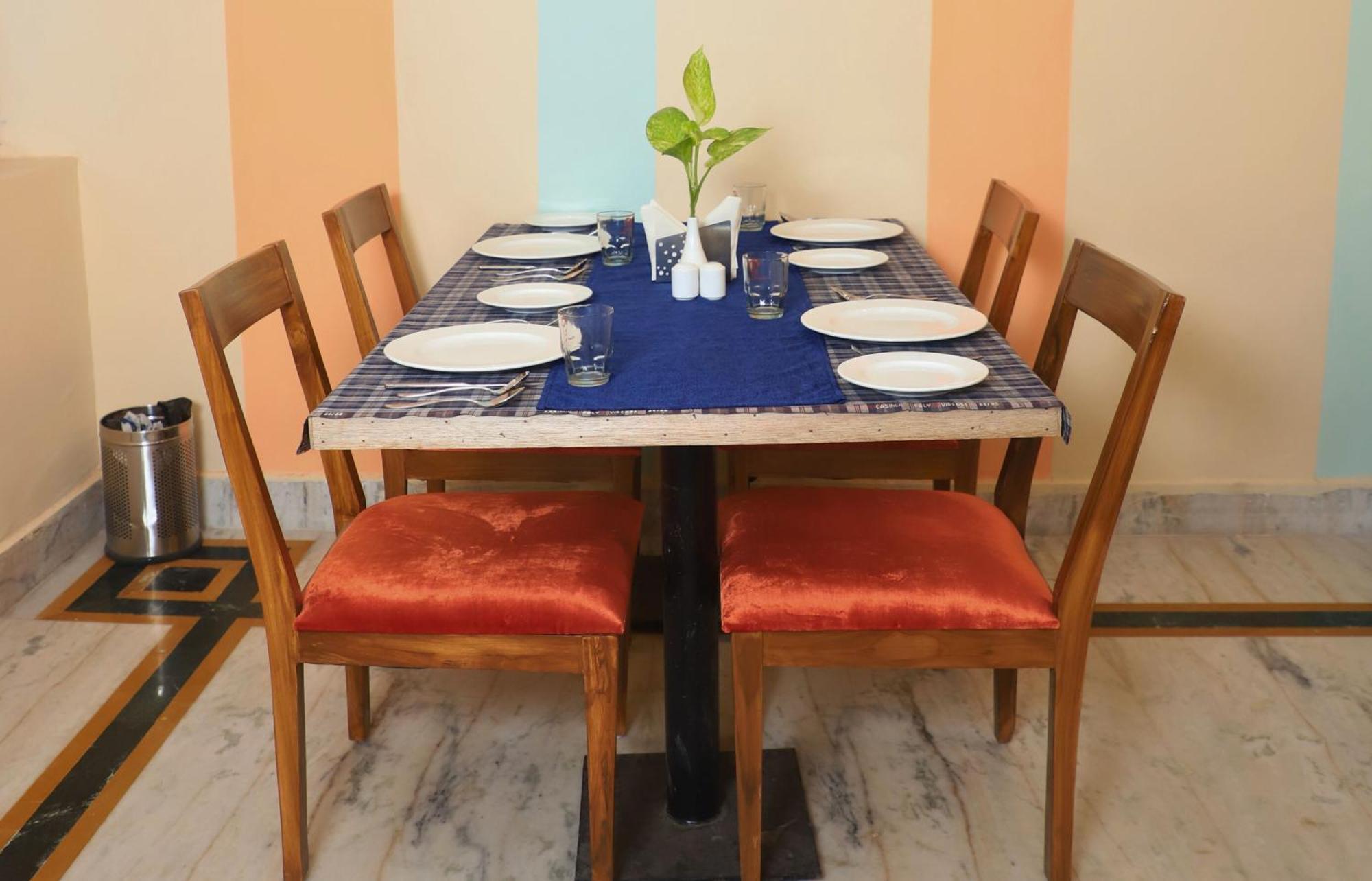 Kenth Hari Resort Dhaulpur By Shrigo Hotels Bagian luar foto