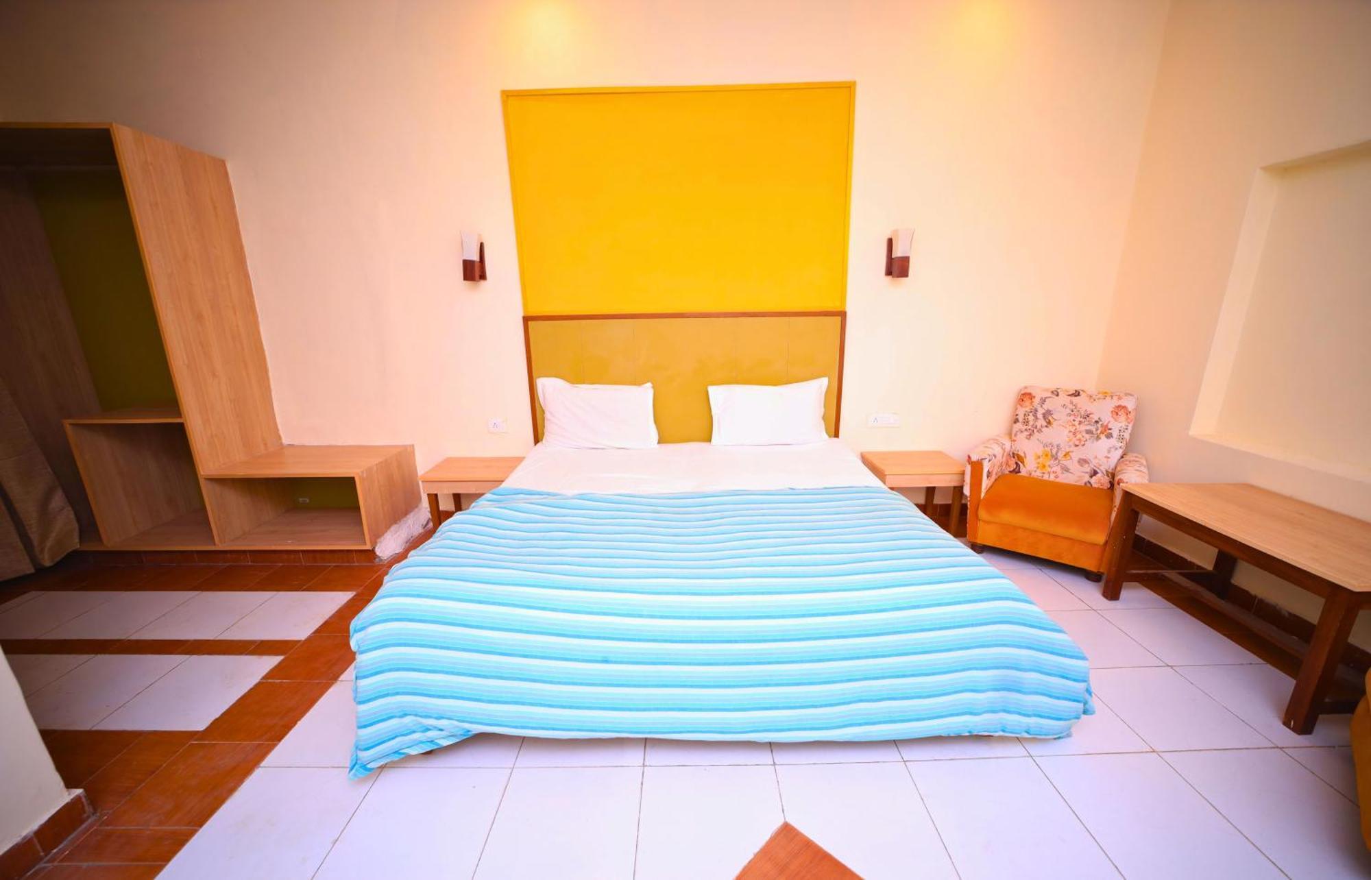 Kenth Hari Resort Dhaulpur By Shrigo Hotels Bagian luar foto