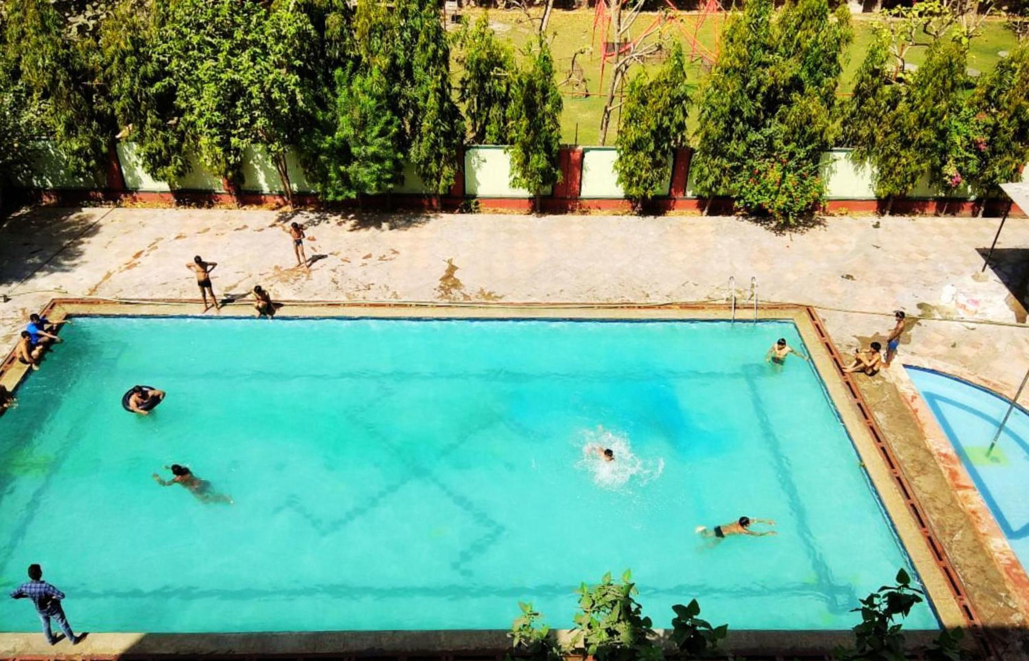 Kenth Hari Resort Dhaulpur By Shrigo Hotels Bagian luar foto